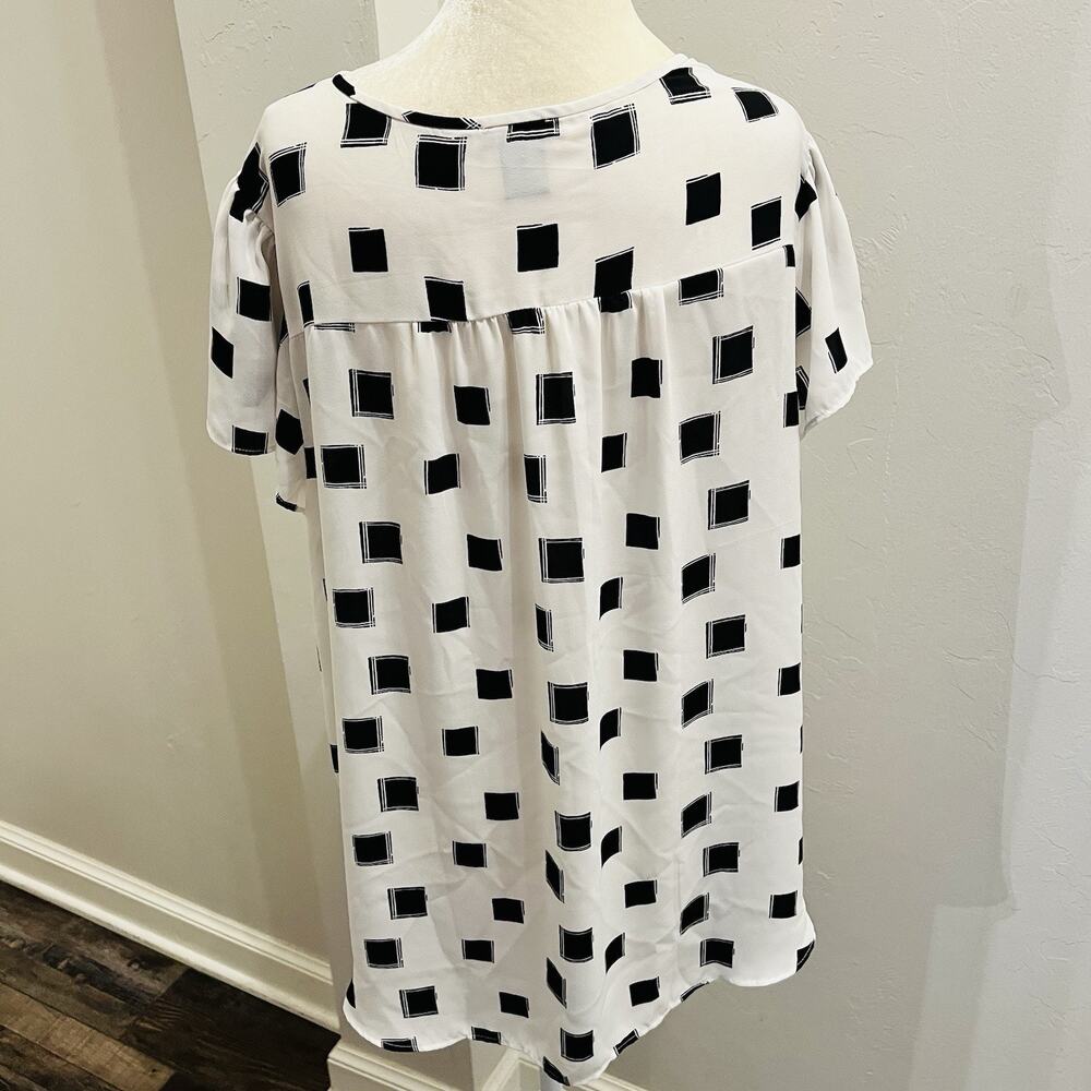 Ann Taylor Factory Women’s Short Sleeve Button-Up White Black Blouse Size XL - Picture 3 of 5